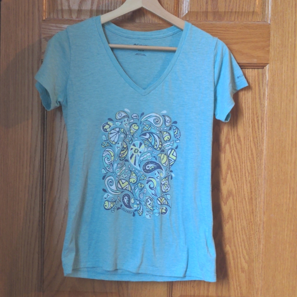 Columbia light blue heather v neck T-shirt women's XS